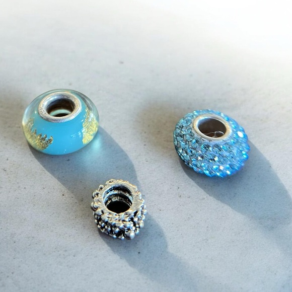 Blue bead bundle - Picture 5 of 5